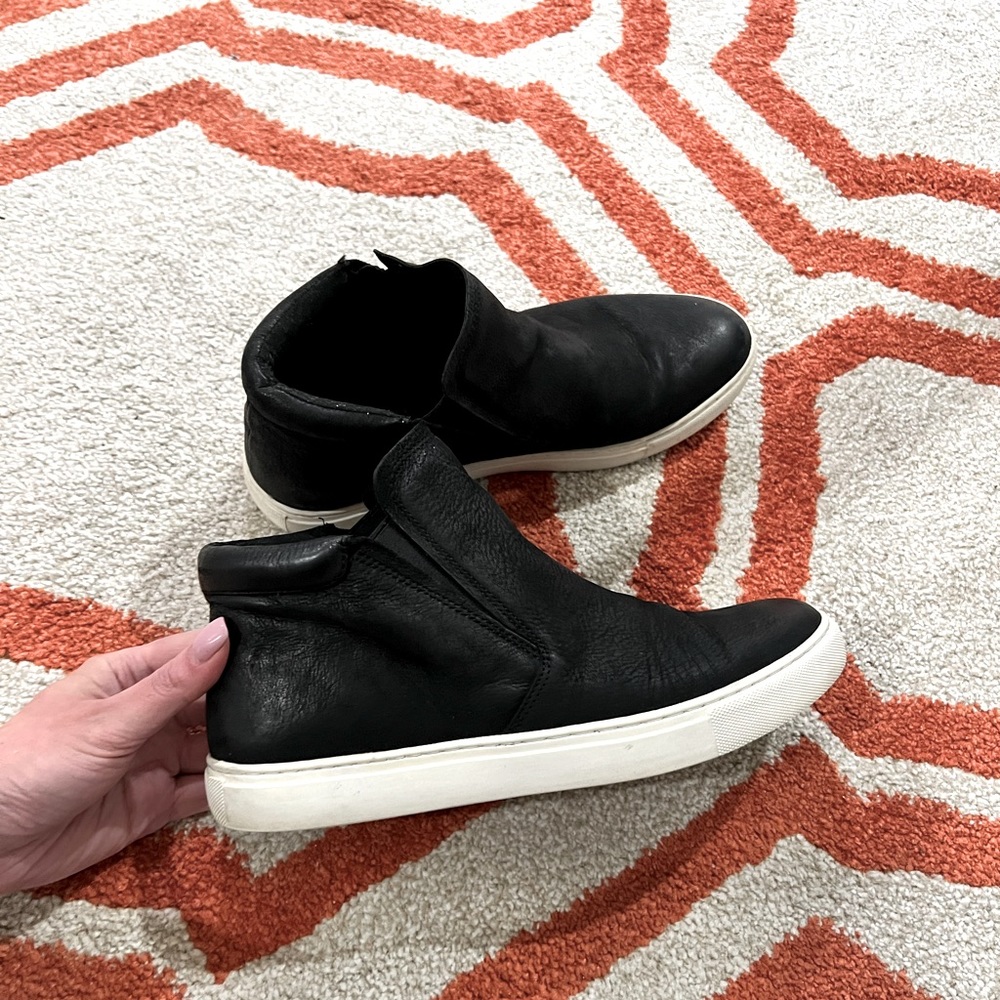 Kenneth Cole - black sneaker